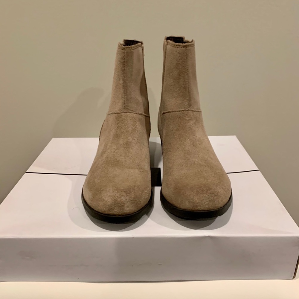 ✨FINAL PRICE Sorel (NWOT) Lolla Chelsea Bootie S6✨